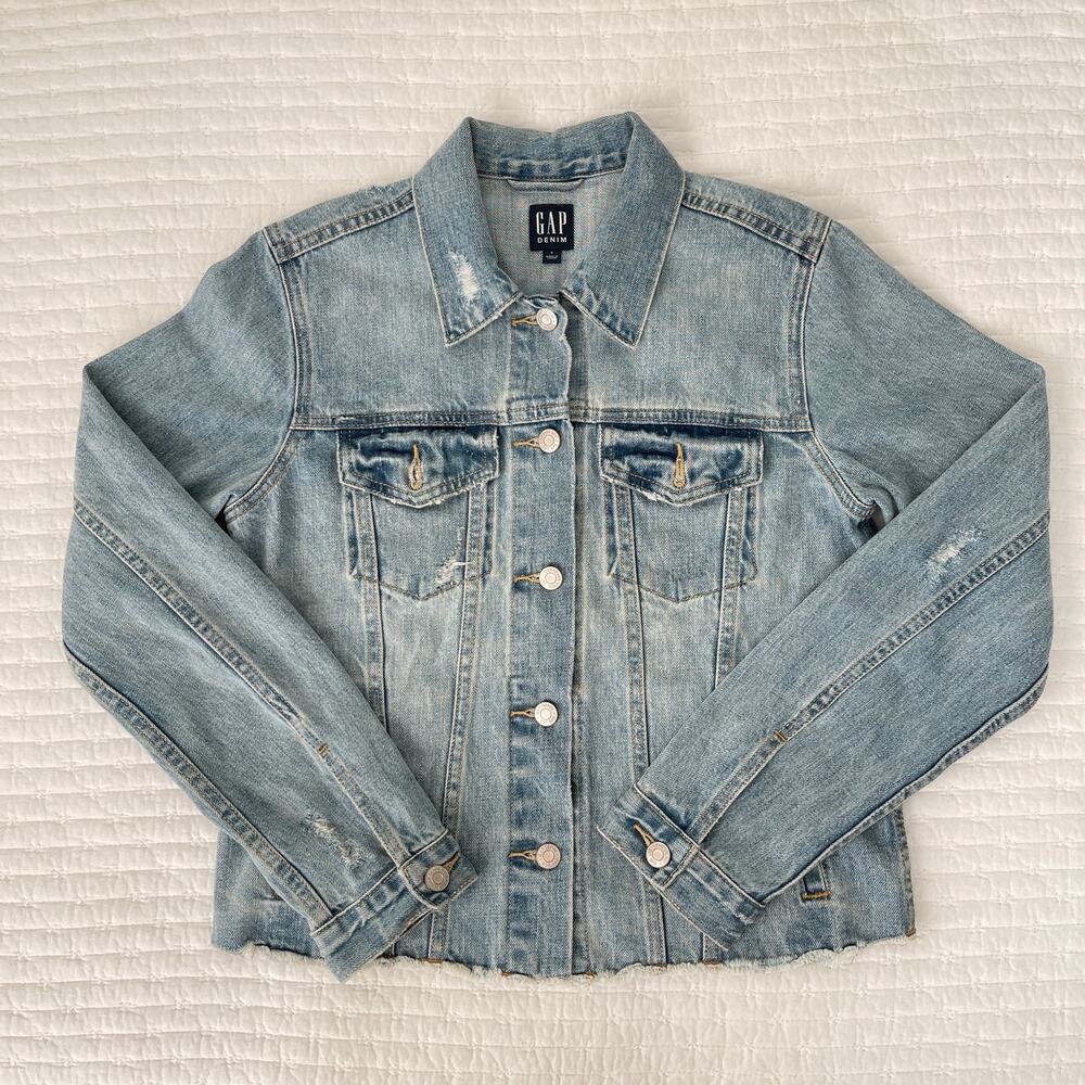 Gap Denim Women's Raw Distressed Hem Cotton Jean Jacket Light Blue Wash Size S